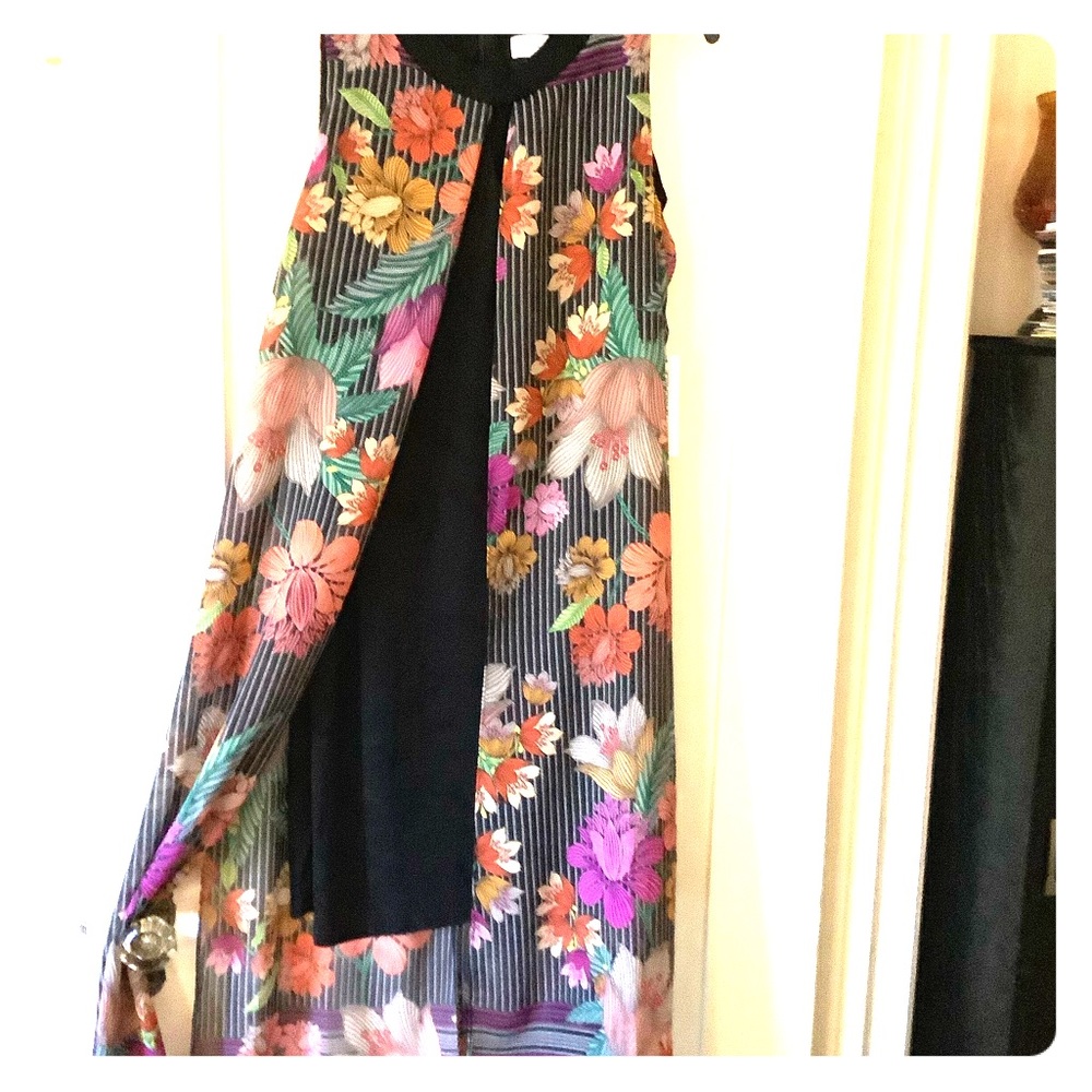 Sleeveless Flowered Dress